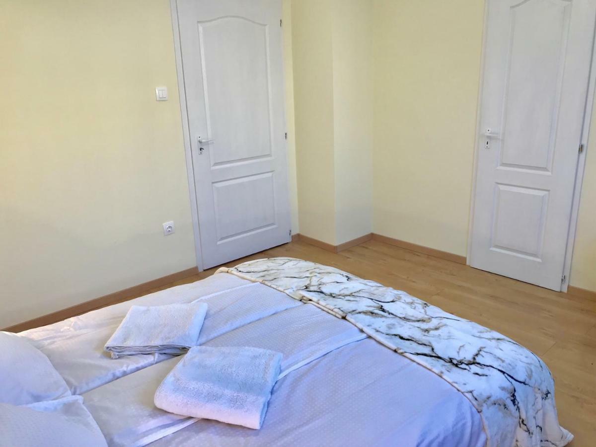 Ella Apartman Дебрецен Экстерьер фото